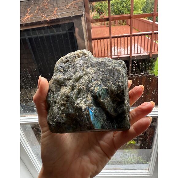 ✨ Natural Rainbow Labradorite Quartz Crystal Large Energy Healing Stone Ball - Picture 3 of 5
